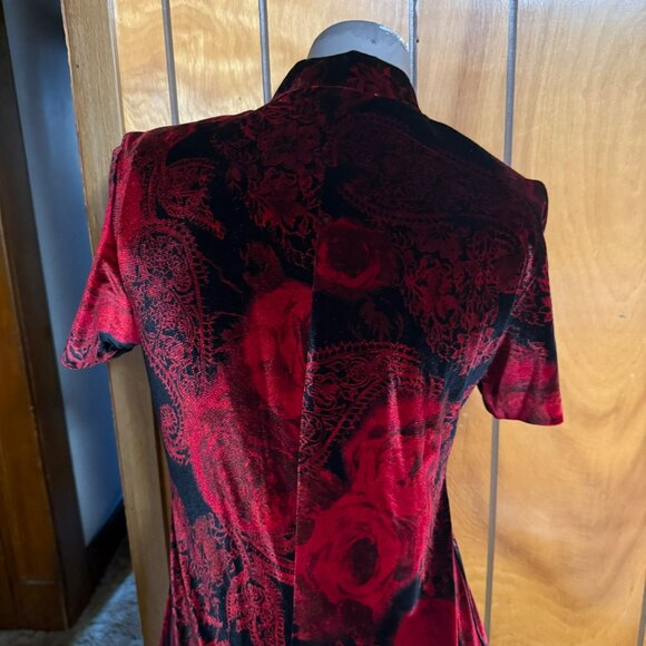 90s Scarlett Red and Black Velvet Dress - Picture 5 of 6